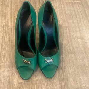 Green Gucci sandal.  Eu 38.5 Us 7.5
